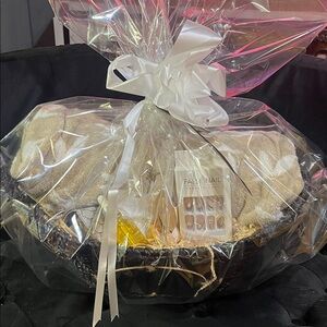 Luxurious Cream Bath Gift Set